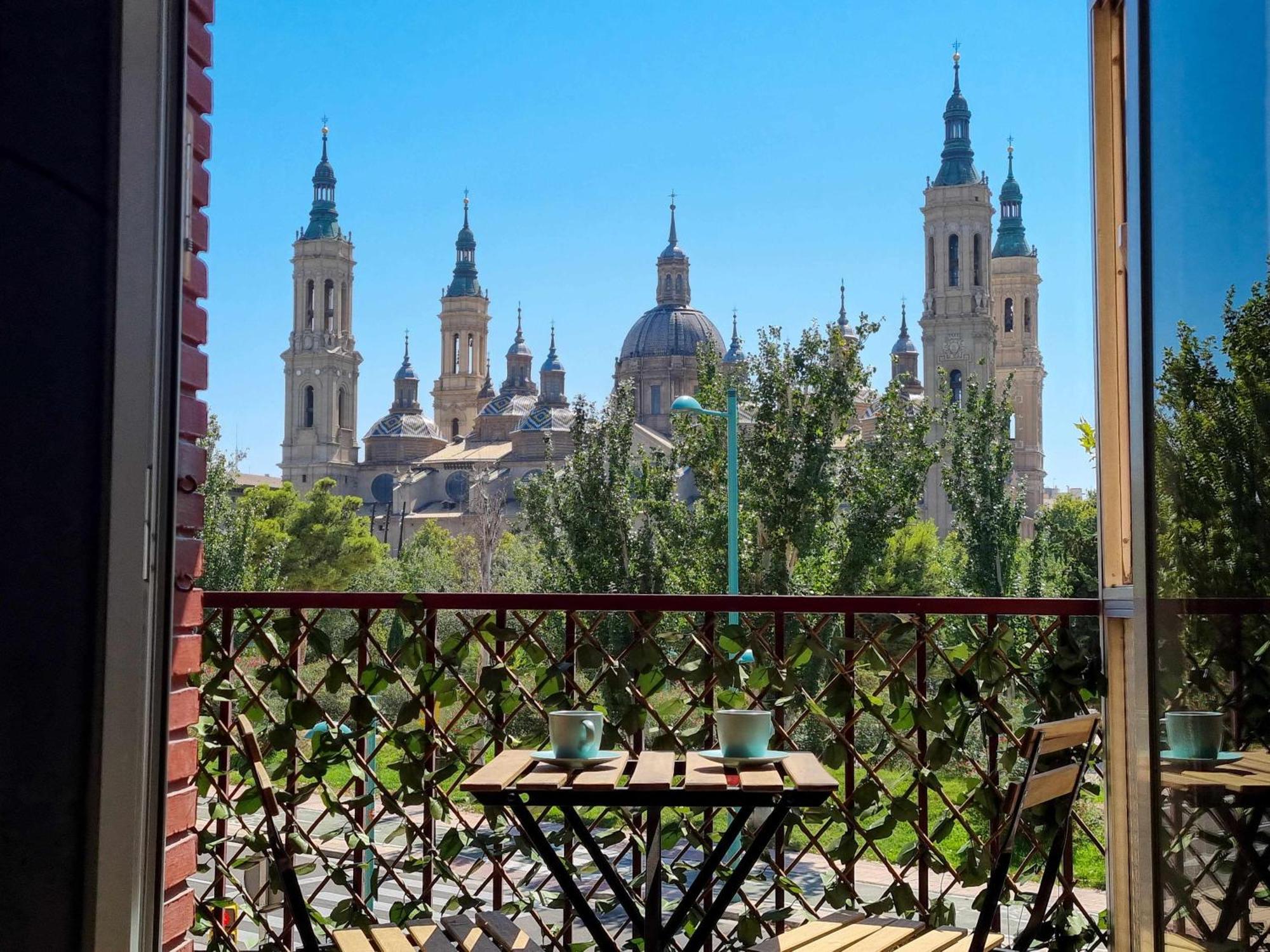Front Views To El Pilar Comotucasa 사라고사 외부 사진