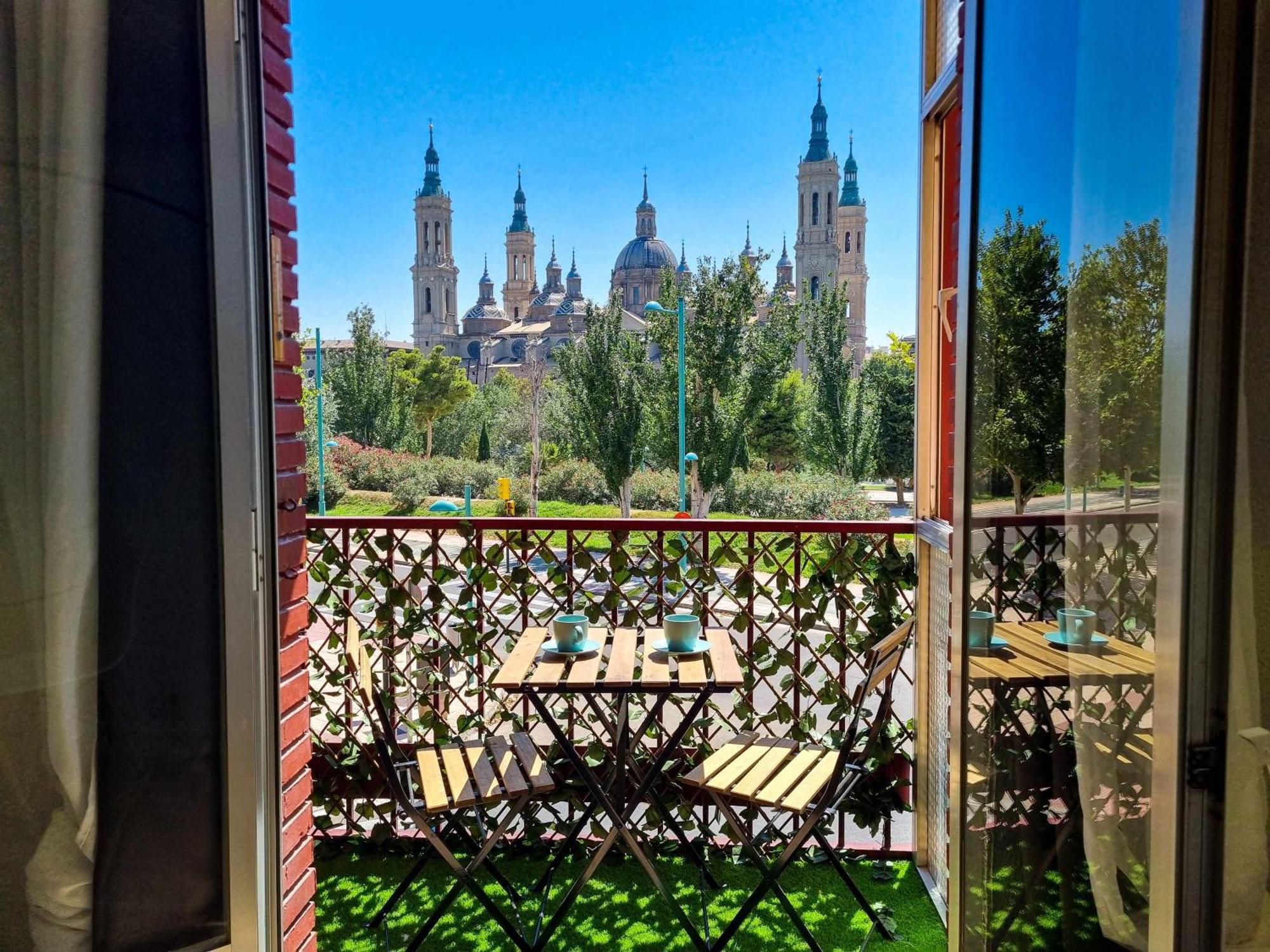 Front Views To El Pilar Comotucasa 사라고사 외부 사진