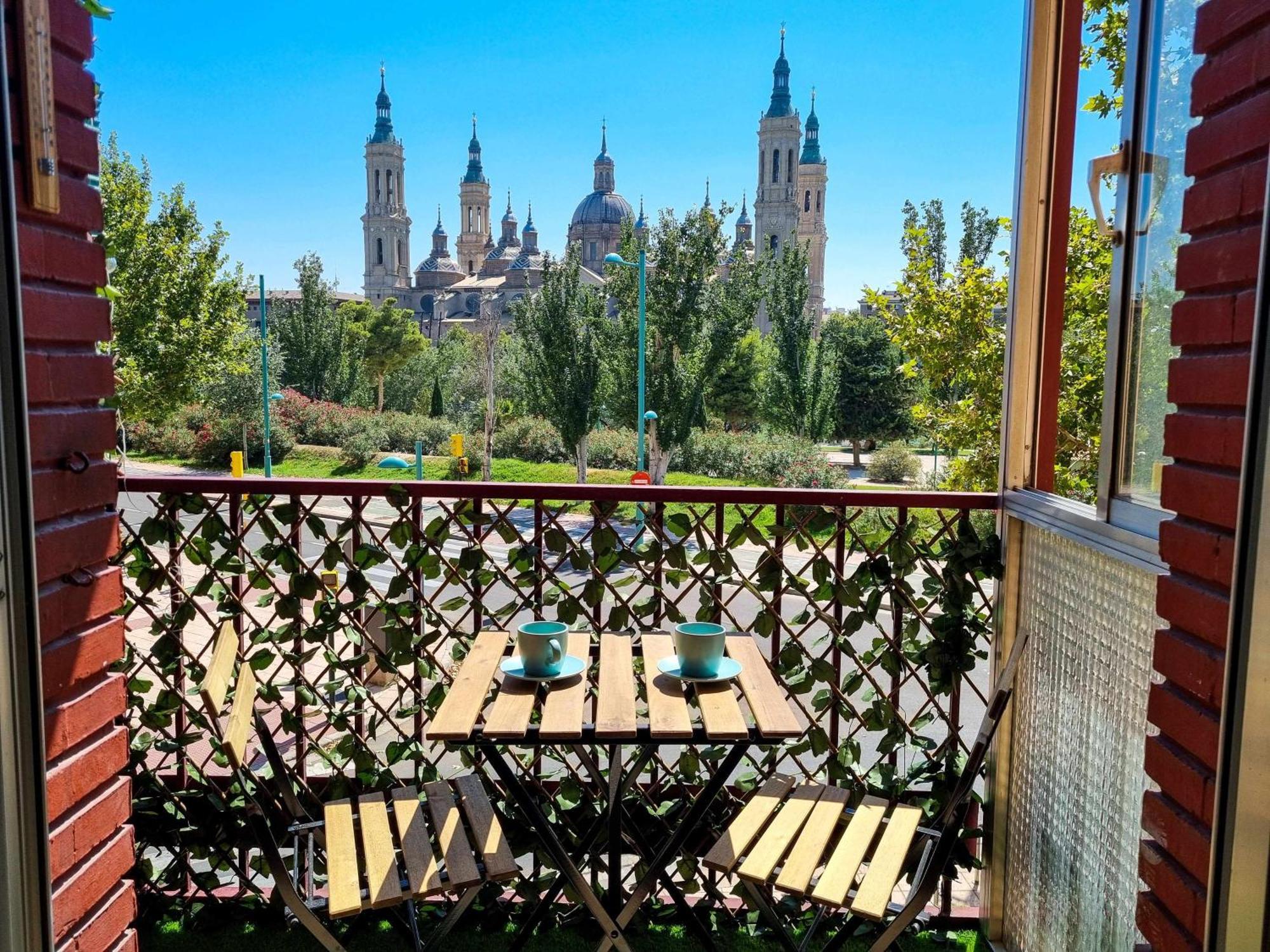 Front Views To El Pilar Comotucasa 사라고사 외부 사진