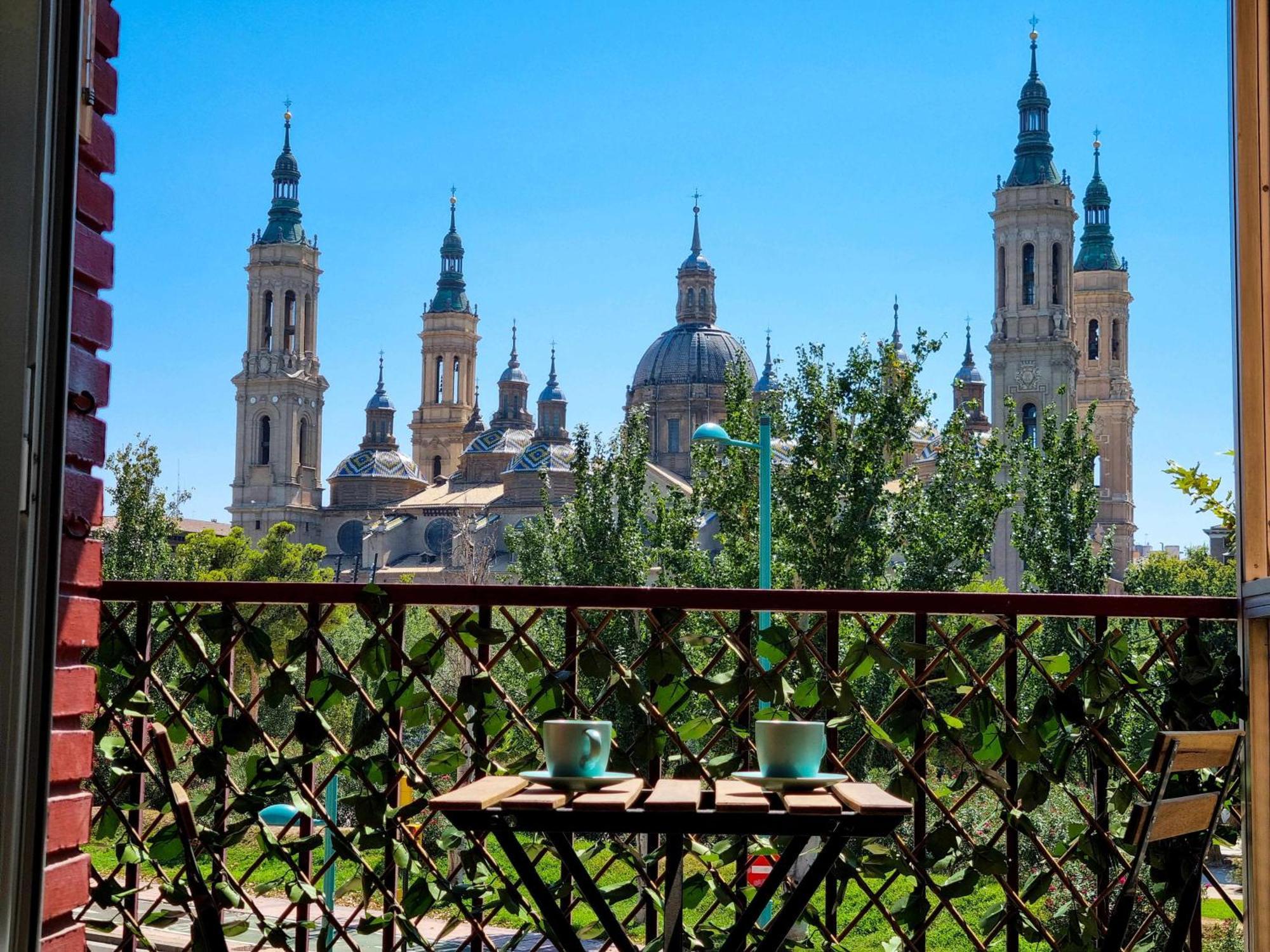 Front Views To El Pilar Comotucasa 사라고사 외부 사진